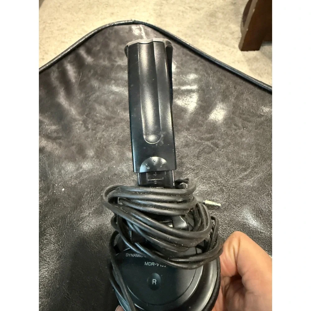 Sony MDR V150‎ Dynamic Stereo Headphones Black Over Ear DJ Studio